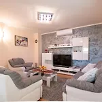 Mile-with Private Heated Pool * Katuni