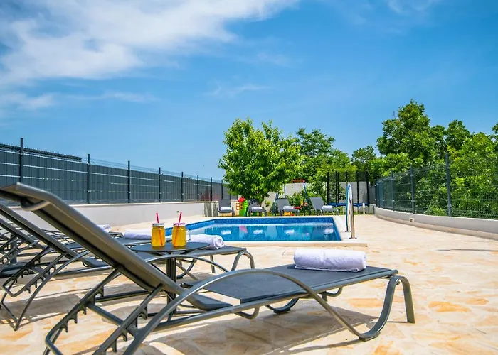 別荘 Mile-with Private Heated Pool