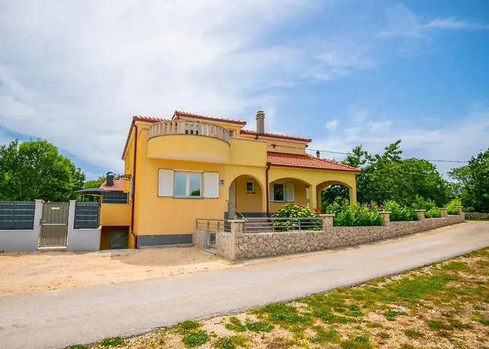 Mile-with Private Heated Pool *