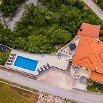 Mile-with Private Heated Pool * Katuni