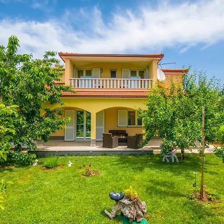 Mile-with Private Heated Pool * Katuni