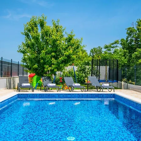別荘 Mile-with Private Heated Pool *