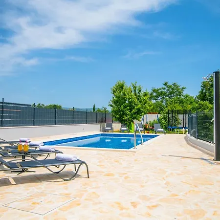 別荘 Mile-with Private Heated Pool