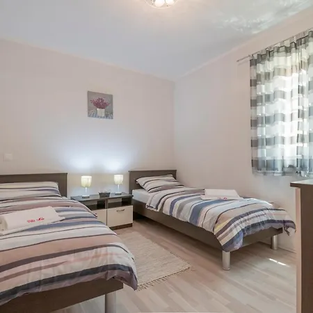 Mile-with Private Heated Pool * Katuni