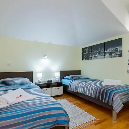 Ferienhaus Villa Mile Katuni