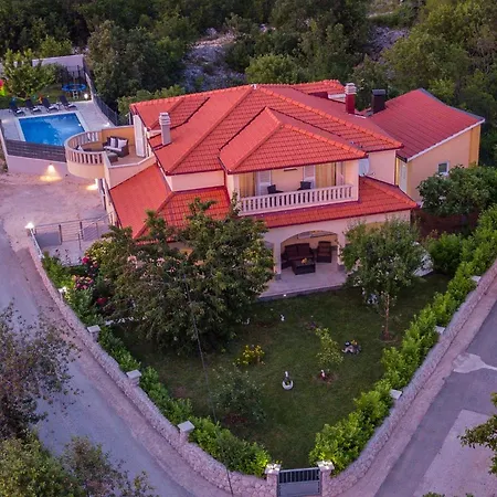 Mile-with Private Heated Pool