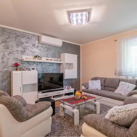 Mile-with Private Heated Pool * Katuni