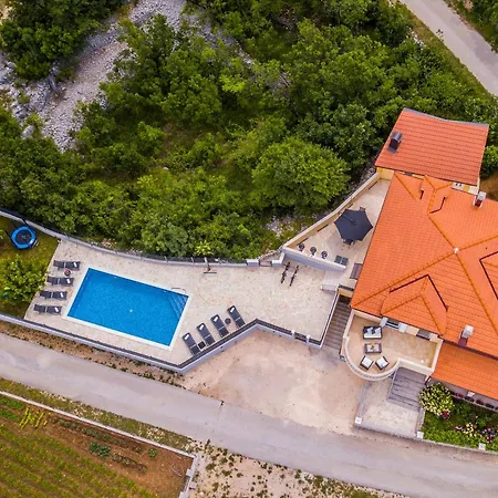 Mile-with Private Heated Pool * Katuni