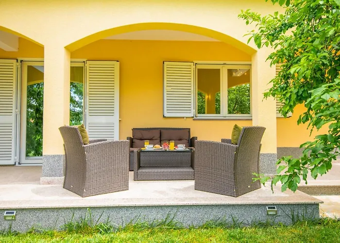 Mile-with Private Heated Pool Dom wakacyjny